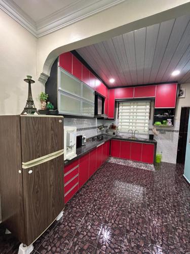 Η κουζίνα ή μικρή κουζίνα στο HomestayMuslim Safiyya
