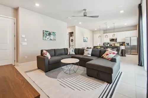 Stunning New Condo Close to Disney World photo 1