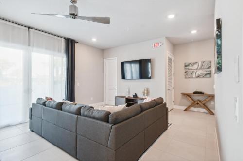 Stunning New Condo Close to Disney World photo 19