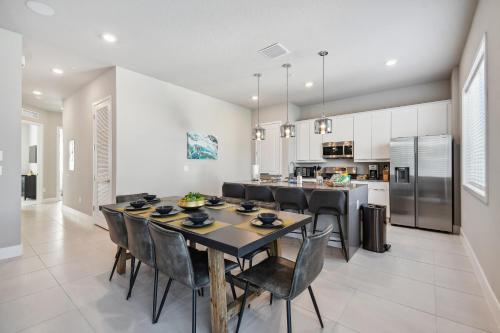 Stunning New Condo Close to Disney World photo 21