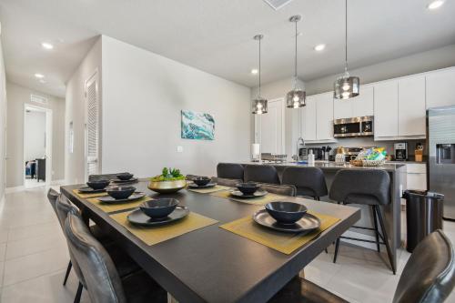 Stunning New Condo Close to Disney World photo 22