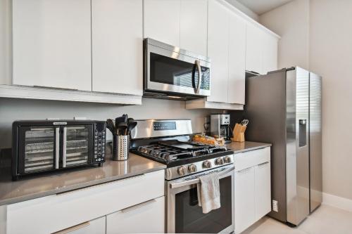 Stunning New Condo Close to Disney World photo 24