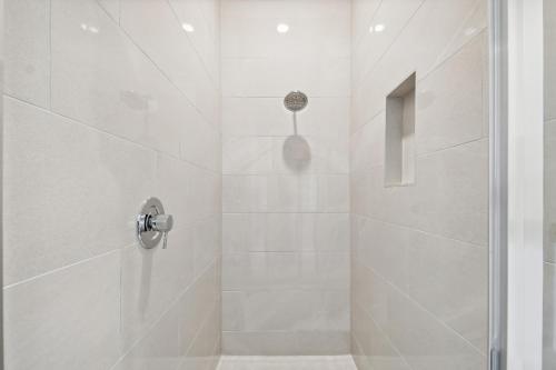 Stunning New Condo Close to Disney World photo 34
