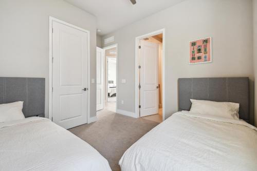 Stunning New Condo Close to Disney World photo 29