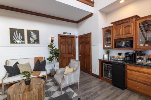 Kuchyň nebo kuchyňský kout v ubytování Hillside Villa Ohio