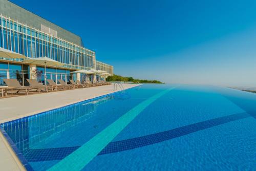 Bazén v ubytování Qalaalti Hotel & Spa nebo v jeho okolí