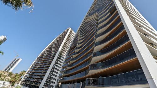 SUNSET WAVES sea & light apartments