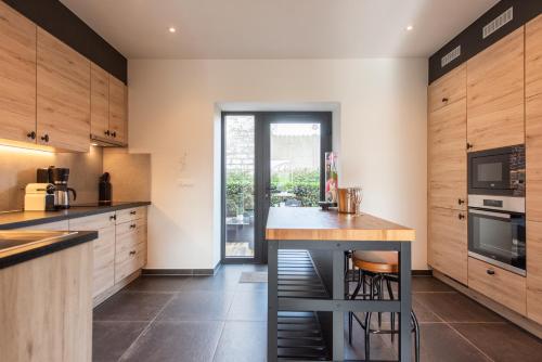Küche/Küchenzeile in der Unterkunft NEW - De sheeper - 10Personen - 5slaapkamers - Sauna - Jacuzzi