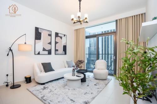 3 Bedroom Family Apartment from High Floor Downtown Views 183BC-3