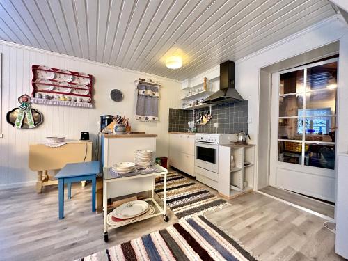 Η κουζίνα ή μικρή κουζίνα στο Kleivan Cabin Lofoten