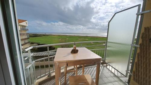 Photo de la galerie de l'établissement PAMPLEMOUSSE 3 - Appartement Vue Mer et Piscine, proche Golf, à Saint-Jean-de-Monts