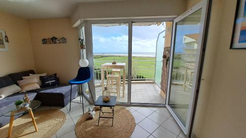 PAMPLEMOUSSE 3 - Appartement Vue Mer et Piscine, proche Golf