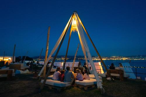 Příroda nedaleko luxury tent