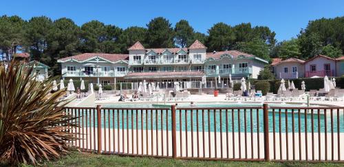 Imagen de la galería de Appartement Lacanau entre Golf et Océan pour 4 personnes, en Lacanau