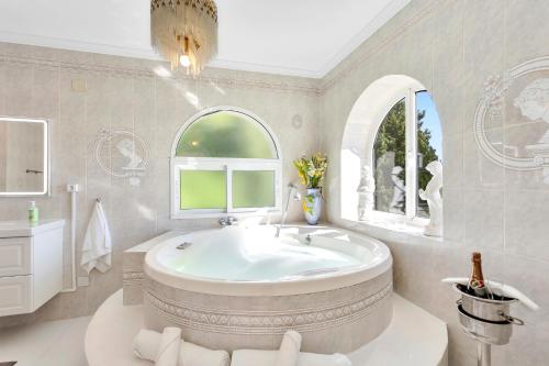 Koupelna v ubytování Most Luxurious Villa Costa del Sol