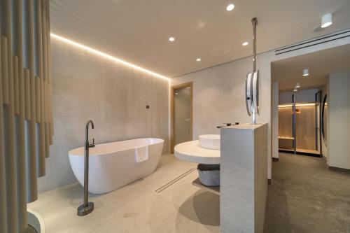 Bilik mandi di Ensana Aquahouse