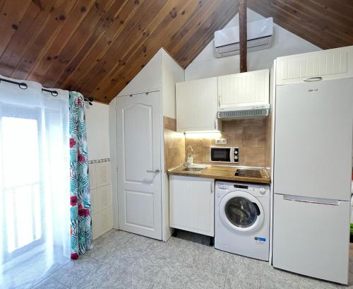 Free Parking, 40 meters from the beach, WI-FI, AC