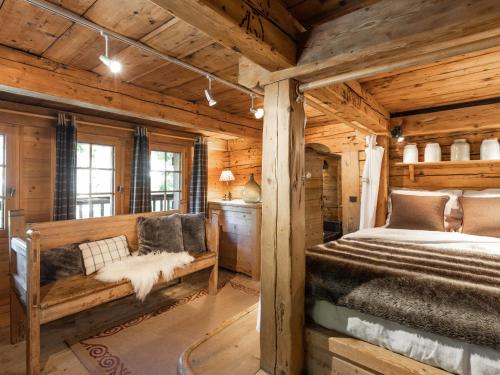 Postel nebo postele na pokoji v ubytování Chalet 3*, ferme rénovée, 10 pers, proche pistes, garage, animaux admis - FR-1-304-162