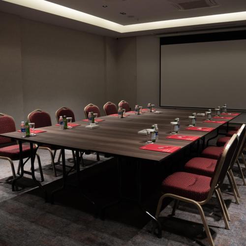 Konferenční prostory v ubytování Ramada Hotel & Suites by Wyndham Erbil 32 Park