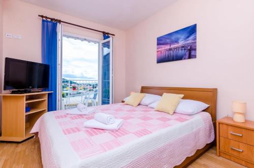 Apartments & Room Lino