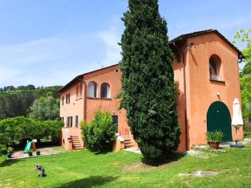 Taman di luar Agriturismo Poggio la Fioraia