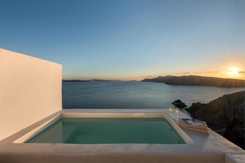 Big Blue Villa by Caldera Houses