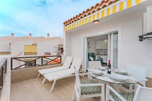 Los Cristianos San Marino Bluesky Apartment