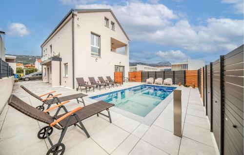 Nice Apartment In Kastel Novi With Wifi