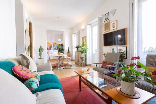 Elegant apartment next to Paseo del Prado - Alameda