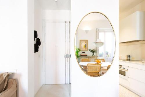 Elegant apartment next to Paseo del Prado - Alameda