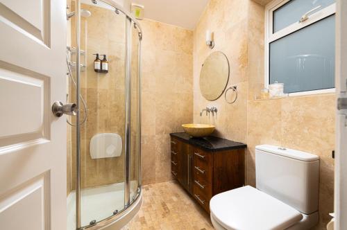 The Chalet - Stunning apartment tesisinde bir banyo