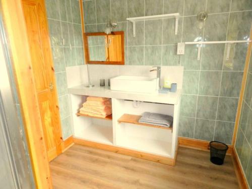 A bathroom at Annexe Meadowbank Dumfries