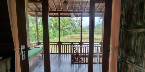 Pandawa Villas Ubudにあるバルコニーまたはテラス