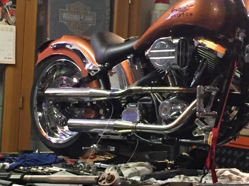 a close up of a motorcycle on display at Komfortable Apartments in der Villa Eule in Varel