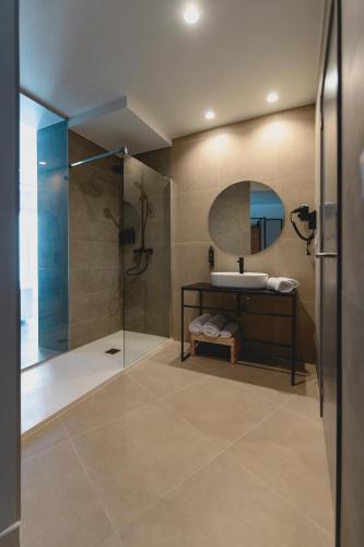 Un baño de HOTEL ALOVE