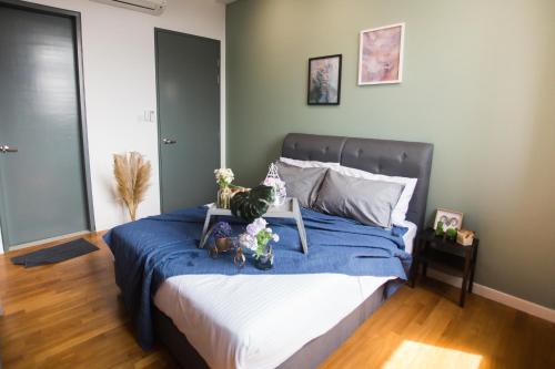Cama o camas de una habitación en Paradigm Residence By The one - upstair of paradigm mall JB
