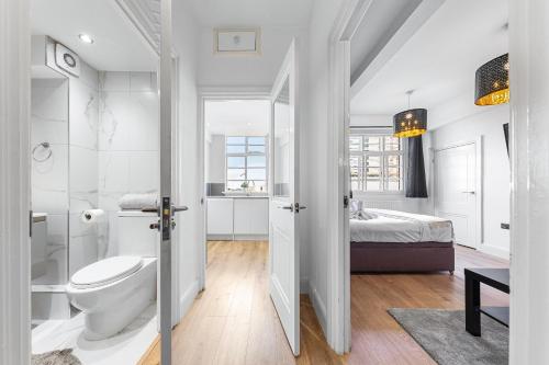 Koupelna v ubytování Central London Luxury, Relaxing Apartment! 2 Mins from Paddington Station!