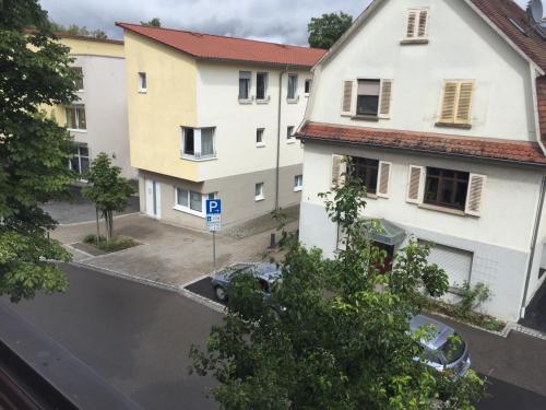 Edificio en el que se encuentra el hostal o pensión