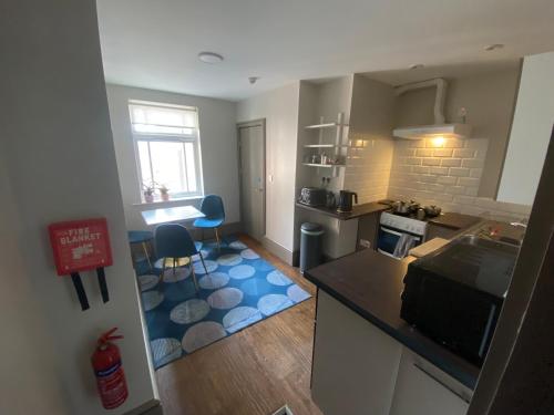 Η κουζίνα ή μικρή κουζίνα στο Quiet cosy 1 bedroom apartment Carrington F1