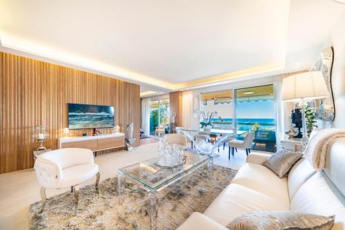 Somptuous 3 bedroom with sea-view on the Croisette