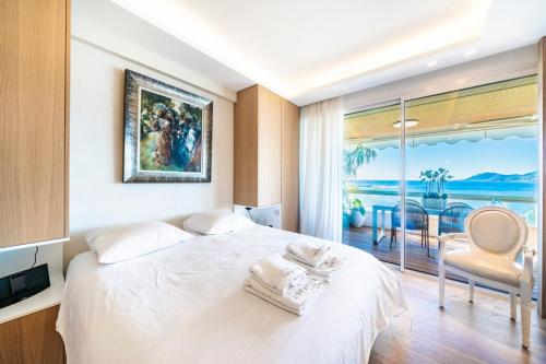 Somptuous 3 bedroom with sea-view on the Croisette
