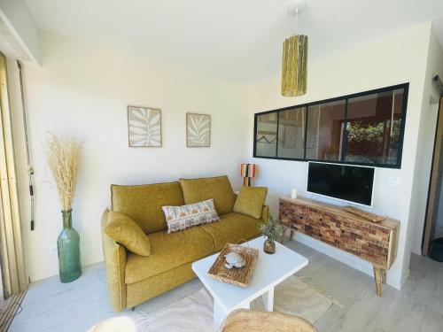 Le Week Riviera III -3 stars-Grande terrasse-Plage du midi-Piscine-Cannes- Palais des Festivals- Parking