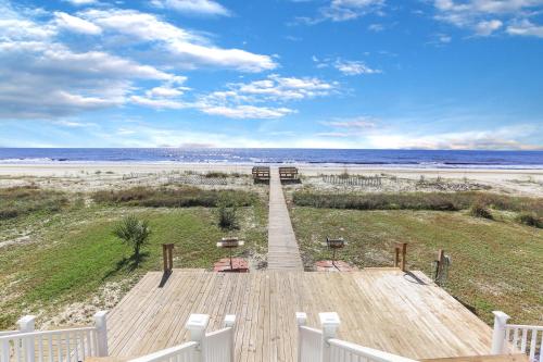 Indian PassにあるPelican Landing 2 by Pristine Properties Vacation Rentalsの海岸に続く遊歩道