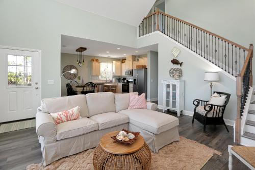 Posezení v ubytování Bethany Cottage by Pristine Properties Vacation Rentals
