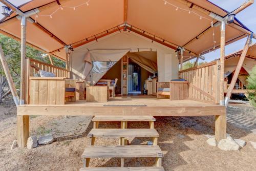 Fotografie z fotogalerie ubytování 12 Fires Luxury Glamping with Heating #2 v destinaci Johnson City