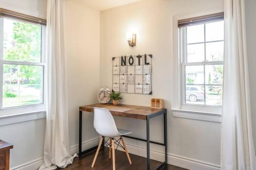 Φωτογραφία από το άλμπουμ του Boho Inspired NOTL Wine Country Private Home for 2 στο Niagara on the Lake