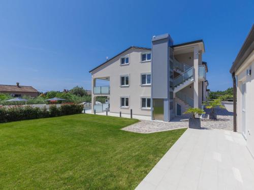 Apartment Villa Galici-2 by Interhome
