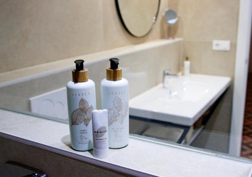 Koupelna v ubytování VALOLA Boutique Rooms