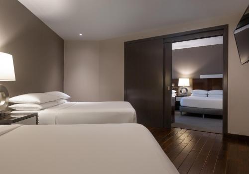 Postel nebo postele na pokoji v ubytování Marriott Panama Hotel - Albrook