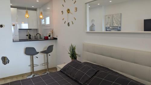 Comfortable studio in Marbella with sea views